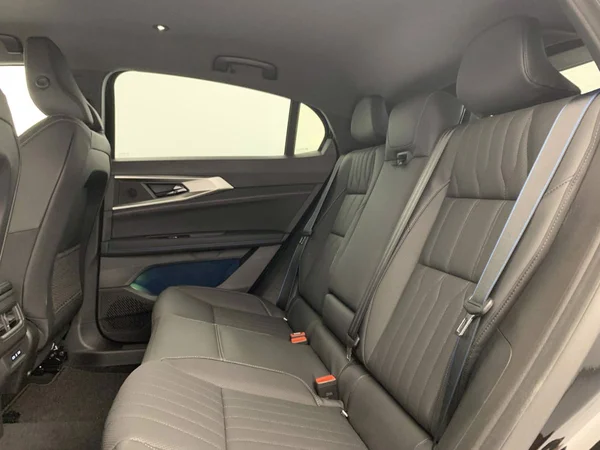 Renault Rafale E-TECH (HEV) (2026) — foto 14 van 28