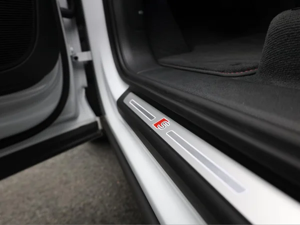 AUDI Q7 e-hybrid (PHEV) (2025) — foto 2 van 28