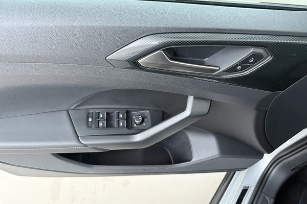 Volkswagen T-Cross (2025) — foto 8 van 17