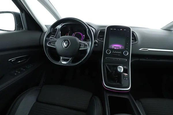 Renault Scenic (2017) — foto 4 van 16