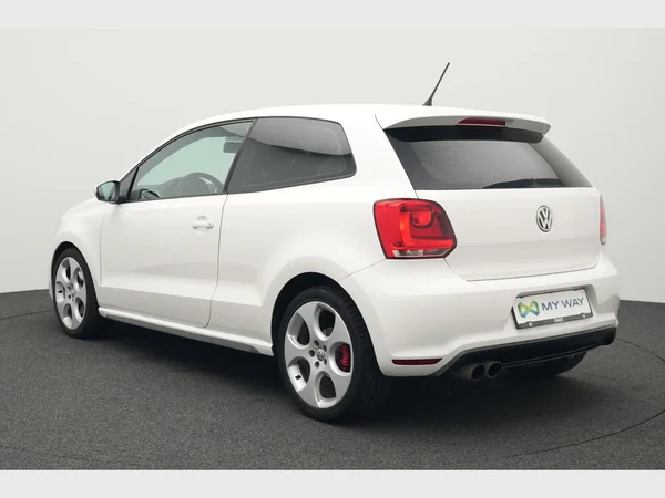 VOLKSWAGEN Polo GTI (2011) — foto 14 van 19