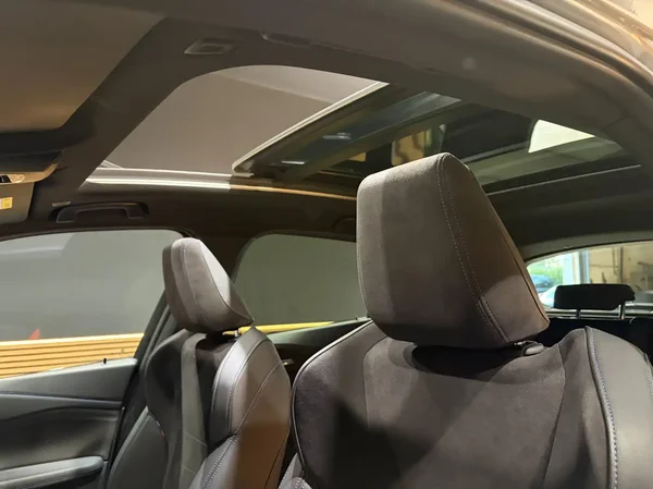 Bmw 218 (2023) — foto 2 van 28
