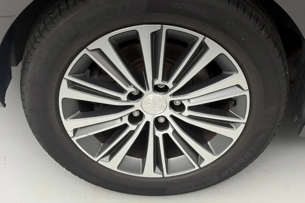 Peugeot 308 (2021) — foto 40 van 45