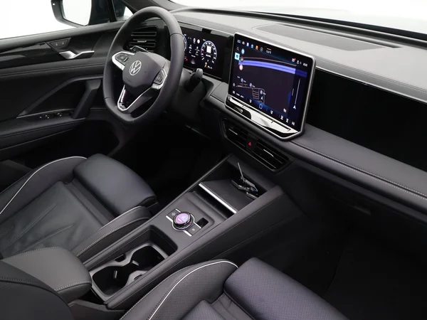 VOLKSWAGEN Tiguan (2026) — foto 18 van 24