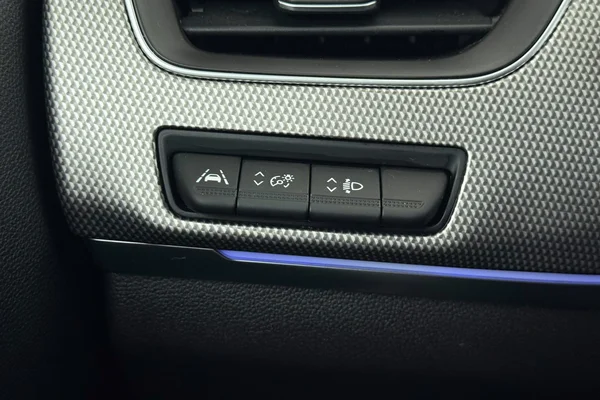 Renault Arkana E-TECH (HEV) (2022) — foto 10 van 34