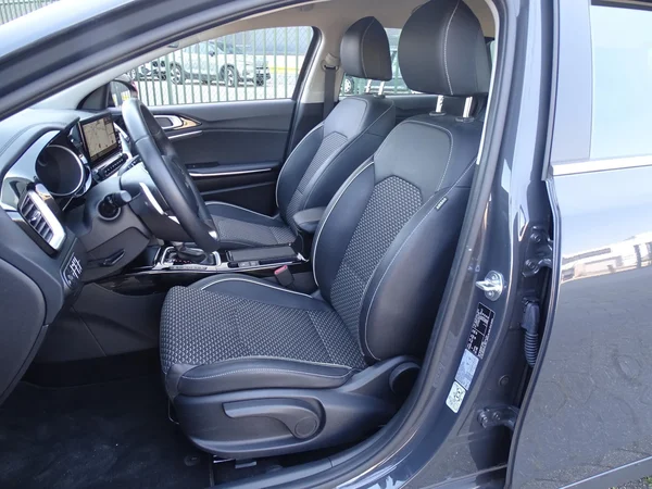 Kia cee'd (2024) — foto 5 van 27