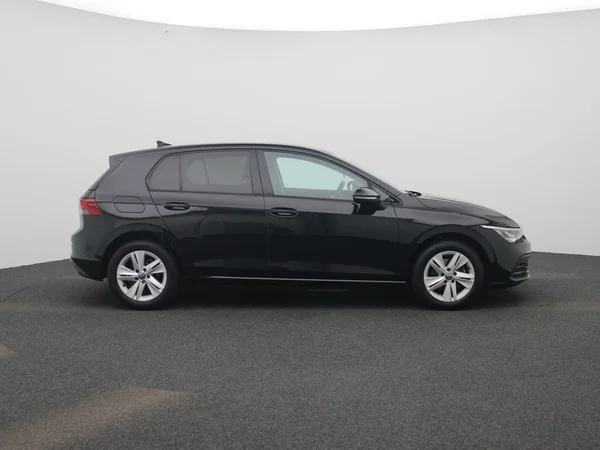 Volkswagen Golf (2021) — foto 37 van 40