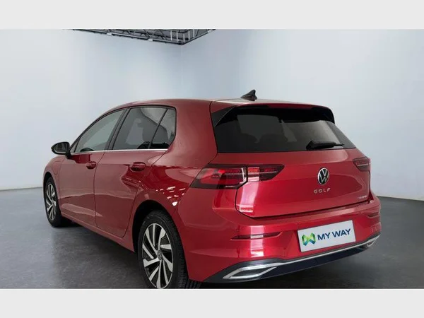 Volkswagen Golf VIII eHybrid (2021) — foto 12 van 15
