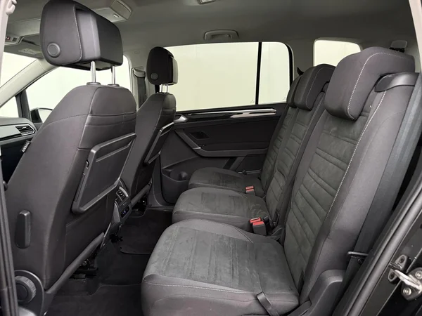 VOLKSWAGEN Touran (2025) — foto 2 van 19
