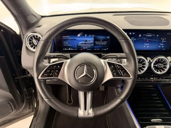 Mercedes-Benz GLB (2024) — foto 3 van 22