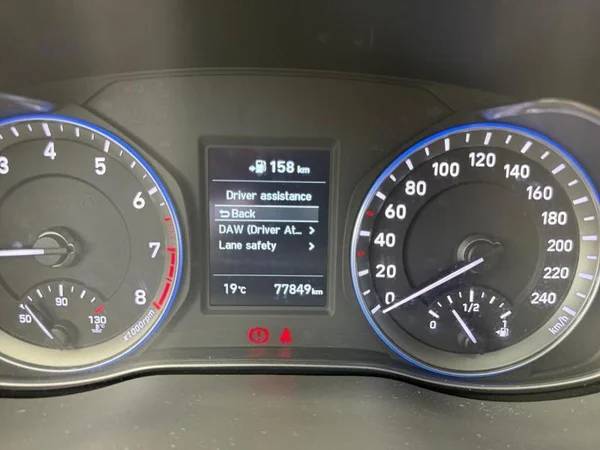 HYUNDAI Kona (2018) — foto 7 van 31