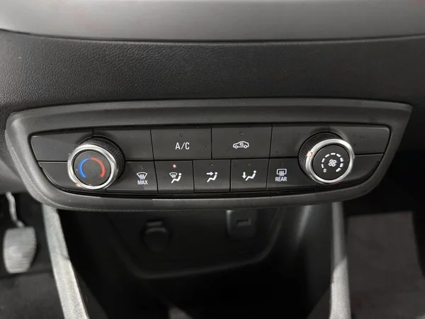 Opel Crossland (2023) — foto 7 van 17