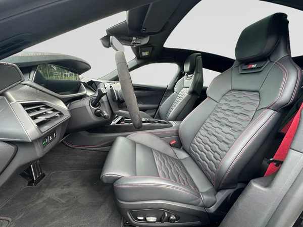 AUDI RS e-tron GT (2026) — foto 17 van 23