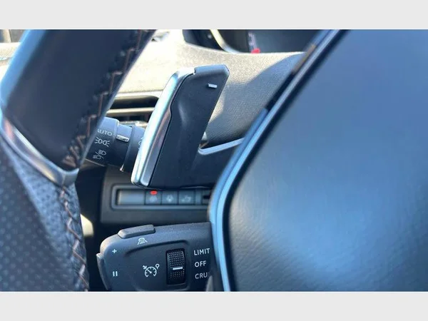 Peugeot 5008 (2022) — foto 17 van 30