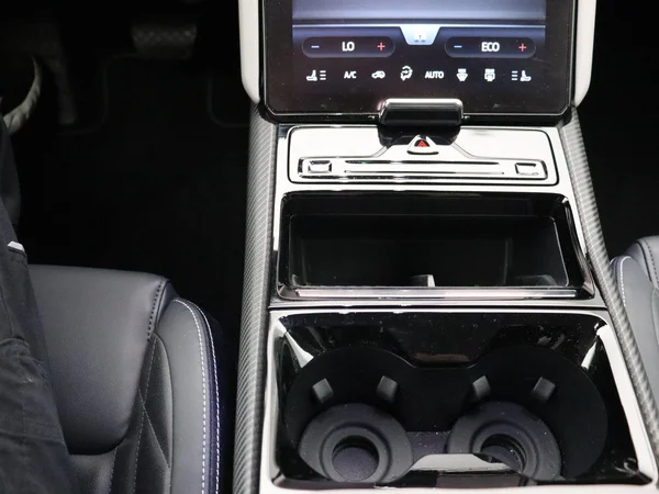 Ford Explorer (2024) — foto 6 van 25