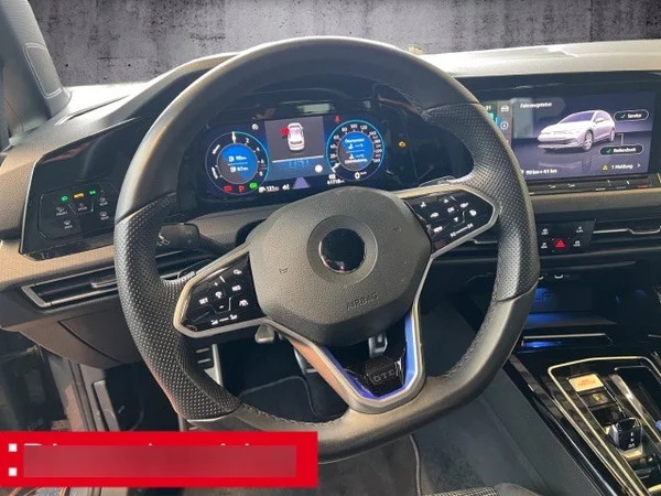 Volkswagen Golf VIII GTE (2023) — foto 8 van 10