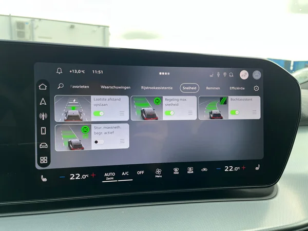 AUDI Q3 SUV (2025) — foto 7 van 23