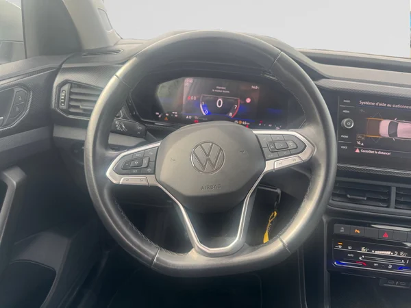 VOLKSWAGEN T-Cross (2023) — foto 4 van 17