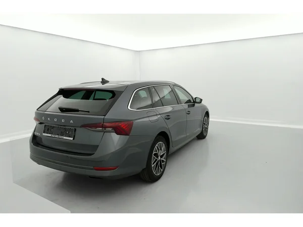 SKODA Octavia Combi (2022) — foto 4 van 36