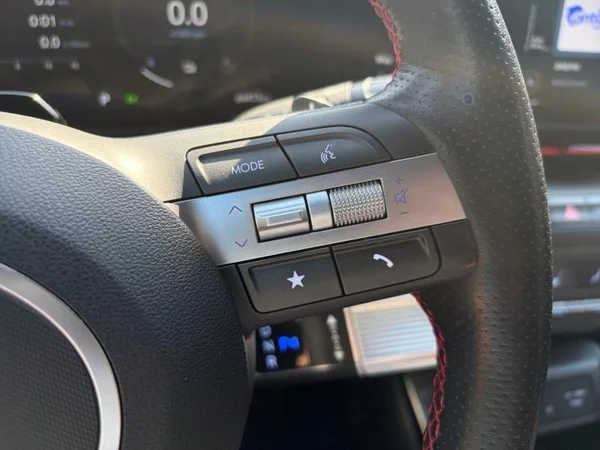 HYUNDAI Kona HEV (2023) — foto 13 van 31