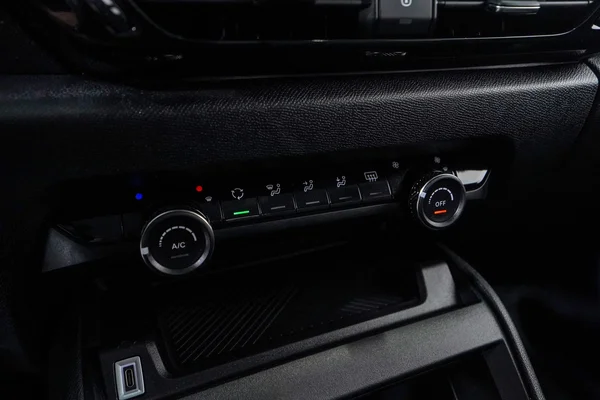 Citroen C4 (2022) — foto 17 van 39
