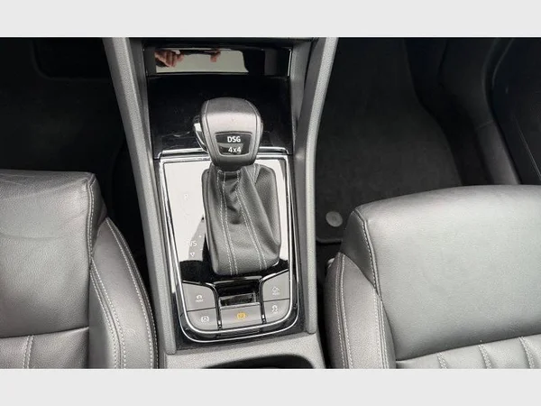 Skoda Karoq (2022) — foto 10 van 29