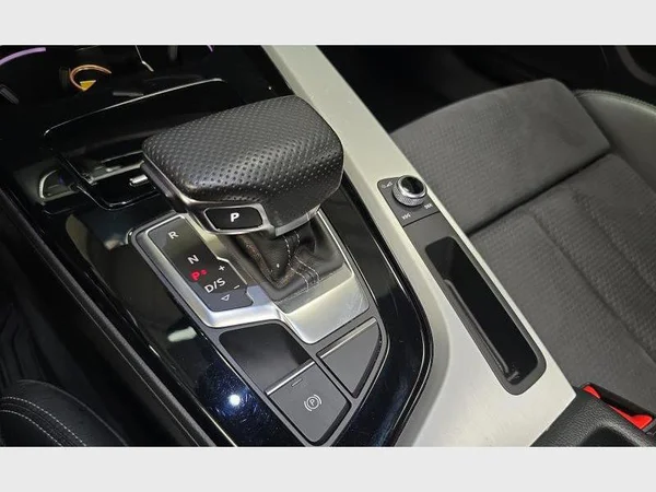 Audi A4 Avant (2023) — foto 18 van 30