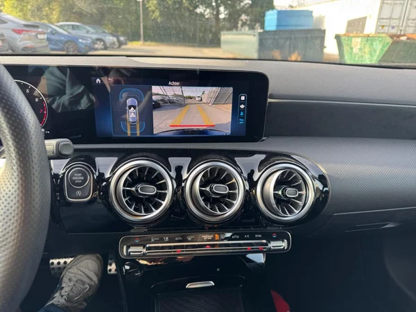 MERCEDES-BENZ A 200 (2024) — foto 5 van 24