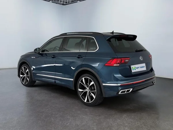 VOLKSWAGEN Tiguan (2021) — foto 31 van 33