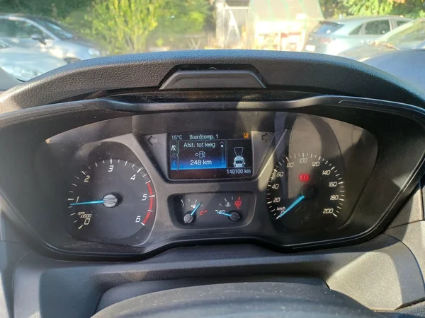 Ford Transit (2019) — foto 5 van 15
