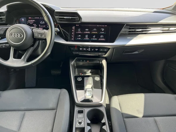 AUDI A3 Sportback (2024) — foto 2 van 24