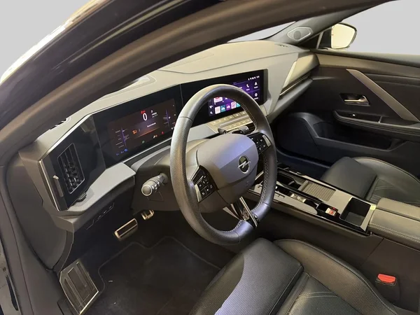 Opel Astra (2023) — foto 26 van 26
