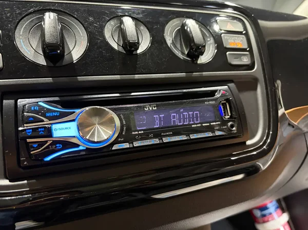 Volkswagen Up! (2012) — foto 2 van 18