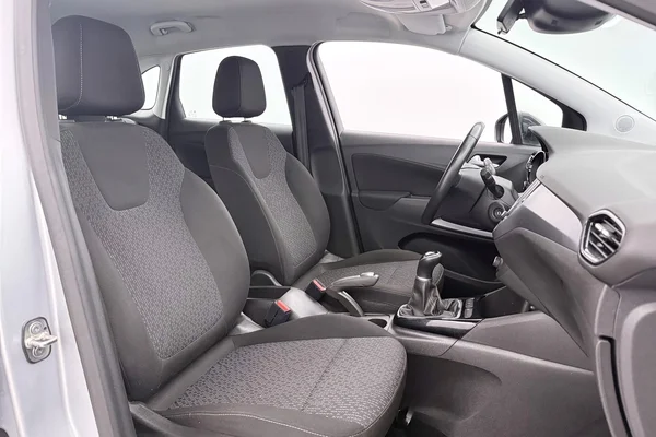 Opel Crossland (2022) — foto 2 van 33