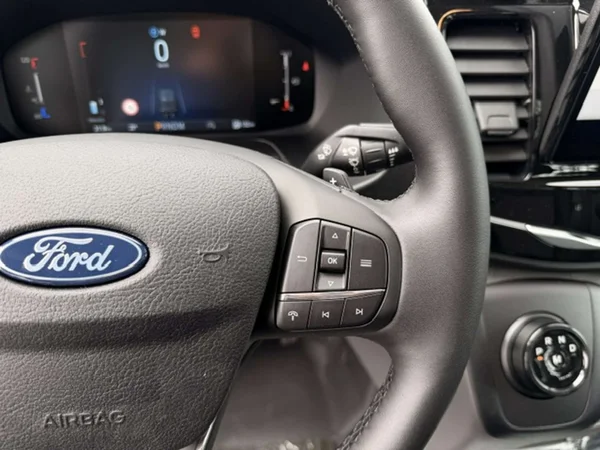 Ford Transit — foto 9 van 21