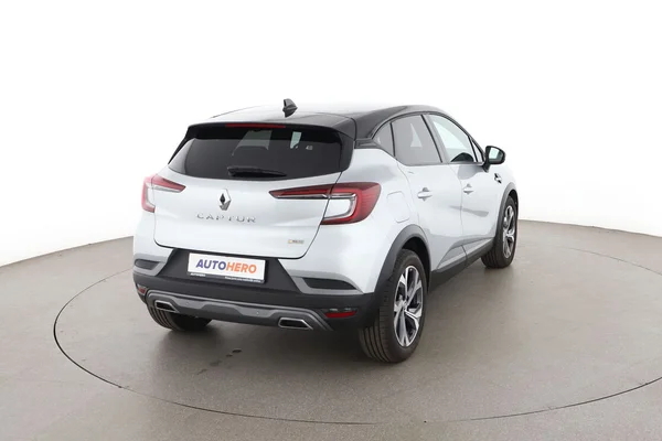 Renault Captur (2022) — foto 12 van 16