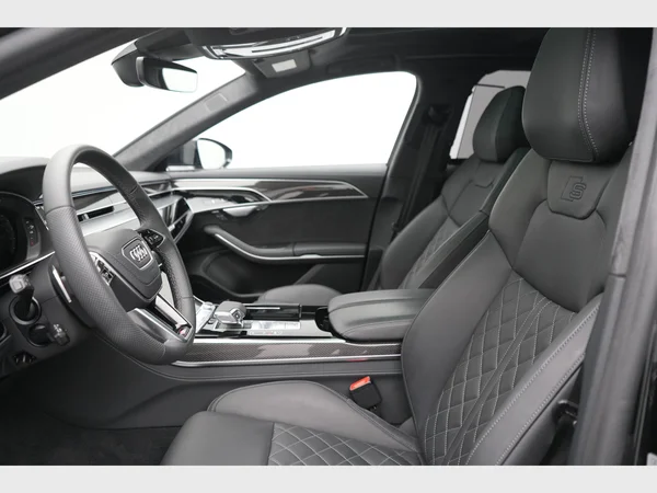 AUDI A8 Long PHEV (2024) — foto 10 van 43
