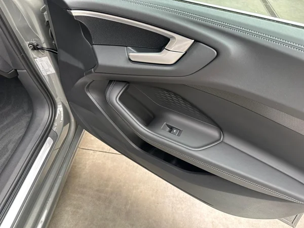 AUDI A5 Avant e-hybrid (PHEV) (2026) — foto 7 van 23