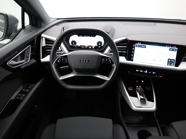 AUDI Q4 e-tron (2025) — foto 9 van 24