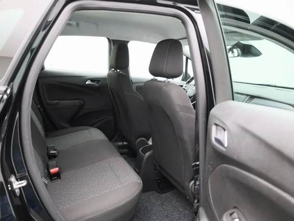Opel Crossland (2021) — foto 29 van 38