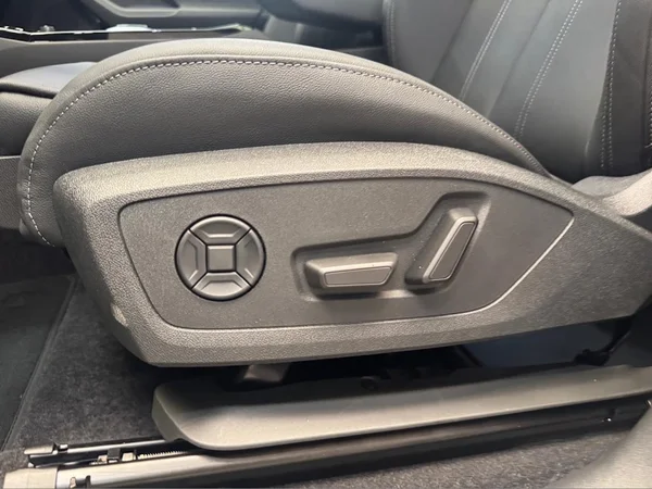 AUDI Q6 e-tron (2026) — foto 6 van 14