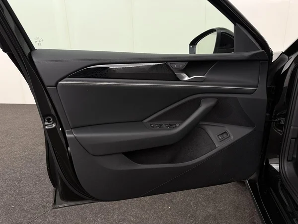 VOLKSWAGEN Passat SW (2025) — foto 8 van 19