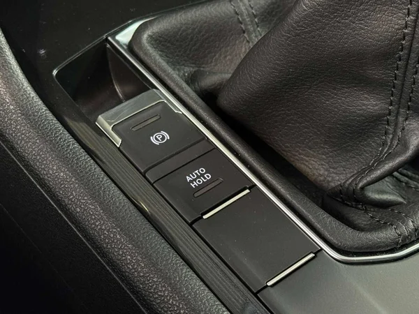 Volkswagen Tiguan (2021) — foto 7 van 17
