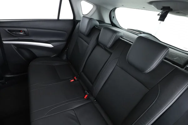 Suzuki SX4 (2018) — foto 5 van 16