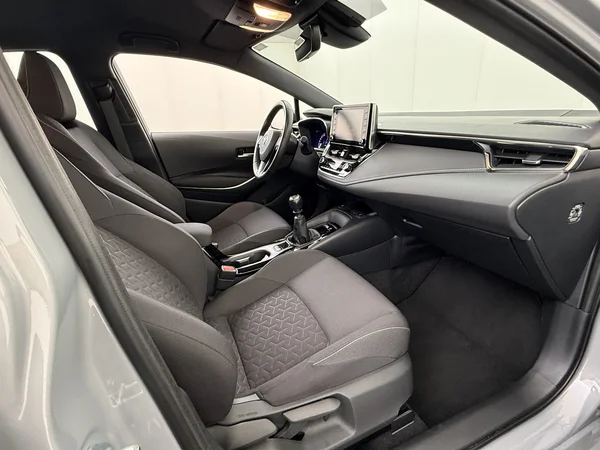 TOYOTA Corolla (2022) — foto 8 van 27