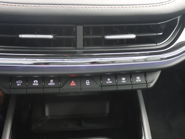 SKODA Enyaq Coupé (2024) — foto 8 van 29