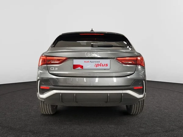 AUDI Q3 Sportback (2025) — foto 9 van 15