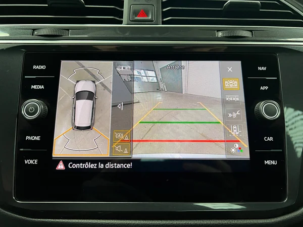 VOLKSWAGEN Tiguan (2023) — foto 7 van 20