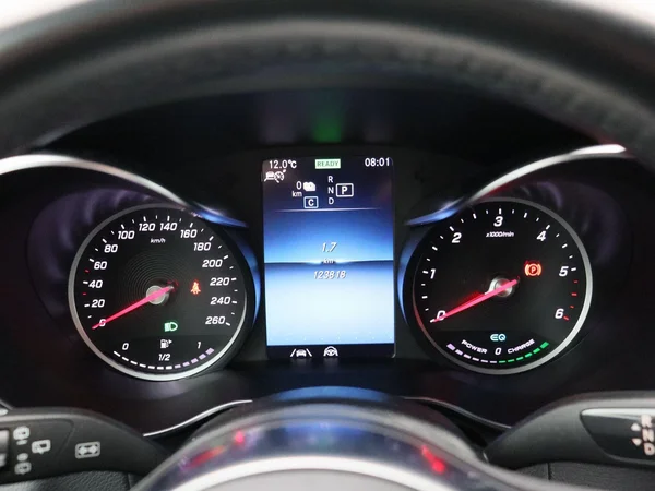 Mercedes-Benz GLC (2020) — foto 13 van 15