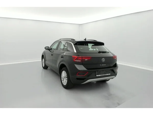 VOLKSWAGEN T-Roc (2024) — foto 32 van 36